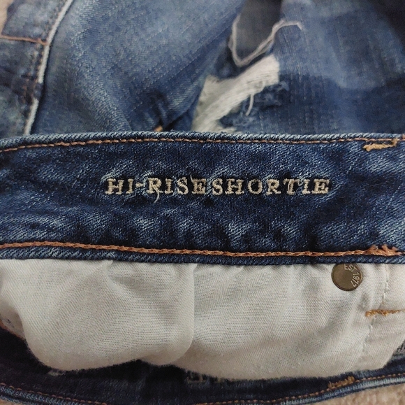 American Eagle Outfitters Distressed High Rise Shortie, Size 14 - Picture 4 of 4